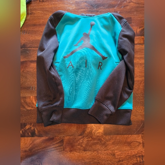 Nike, puma, hurley, converse size 5 boys - Picture 5 of 8